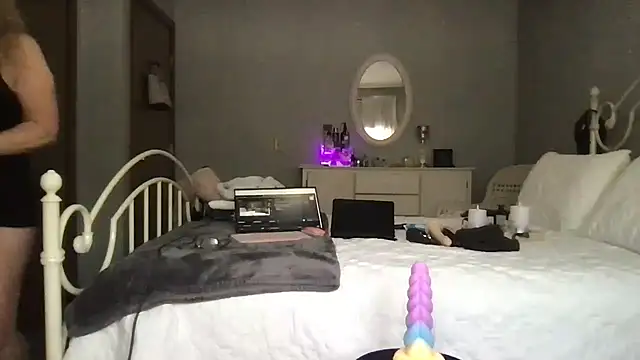 milf-Lacey online show from February 1, 7:45 pm