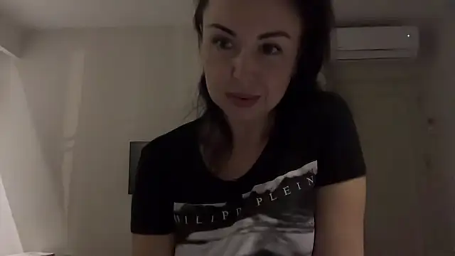 Snapshot of Gilin1 chatting on October 31, 7:15 pm Gilin1 online show from October 31, 7:15 pm