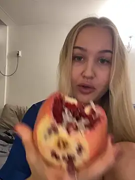 Snapshot of CandyVice chatting on November 7, 4:29 pm CandyVice online show from November 7, 4:29 pm