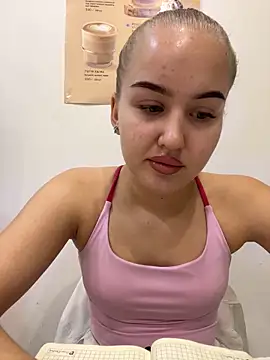 Snapshot of CandyVice chatting on December 5, 5:09 pm CandyVice online show from December 5, 5:09 pm