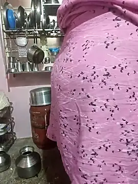 dhanshri143 online show from April 18, 4:27 am