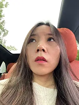 Snapshot of xinmeng-000 chatting on October 18, 4:37 am xinmeng-000 online show from October 18, 4:37 am