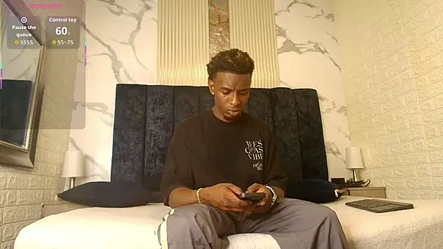 Snapshot of pipedark_ chatting on September 23, 1:14 pm pipedark online show from September 23, 1:14 pm