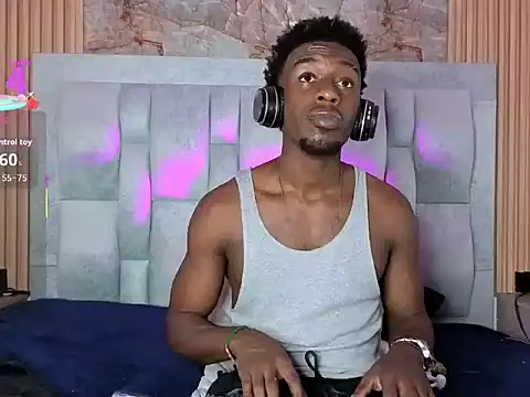 Snapshot of pipedark_ chatting on October 4, 3:37 am pipedark online show from October 4, 3:37 am