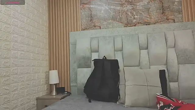 Snapshot of pipedark_ chatting on October 10, 2:21 am pipedark online show from October 10, 2:21 am