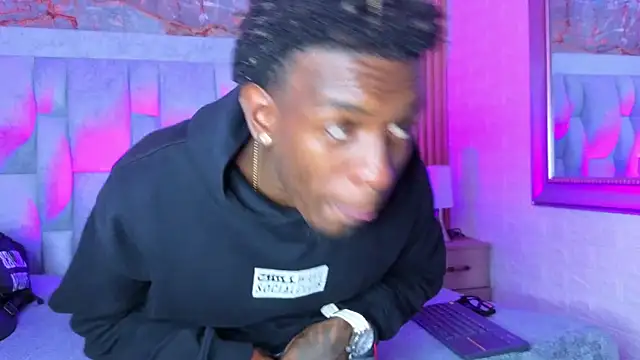 Snapshot of pipedark_ chatting on October 11, 3:17 am pipedark online show from October 11, 3:17 am