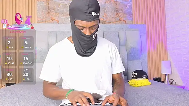 Snapshot of pipedark_ chatting on November 8, 4:12 am pipedark online show from November 8, 4:12 am