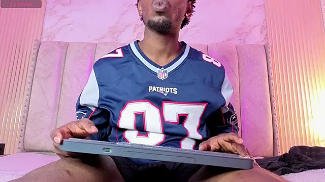 Snapshot of pipedark_ chatting on November 16, 1:17 pm pipedark online show from November 16, 1:17 pm