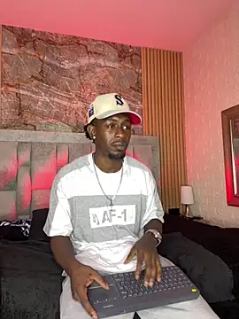 Snapshot of pipedark_ chatting on December 14, 4:40 am pipedark online show from December 14, 4:40 am