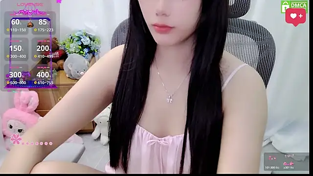 Snapshot of HanaYourlove chatting on June 1, 1:13 pm HanaYourlove online show from June 1, 1:13 pm