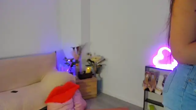 Kylie Kathy online show from September 26, 6:34 pm