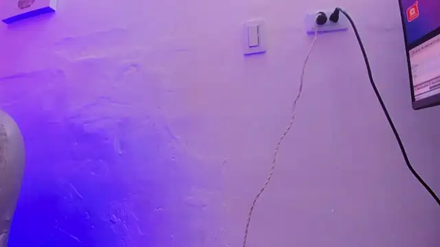 Snapshot of Ambar_Cullen chatting on October 28, 8:22 pm Ambar Cullen online show from October 28, 8:22 pm