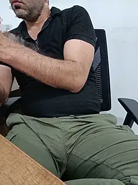 Snapshot of Yaman_33 chatting on June 17, 1:12 pm Yaman 33 online show from June 17, 1:12 pm