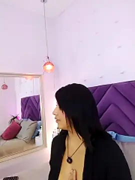 Kaylachannell online show from April 21, 3:46 am