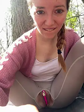 FayeFlame online show from April 17, 11:35 am