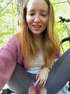 Snapshot of FayeFlame chatting on April 30, 9:59 am FayeFlame online show from April 30, 9:59 am