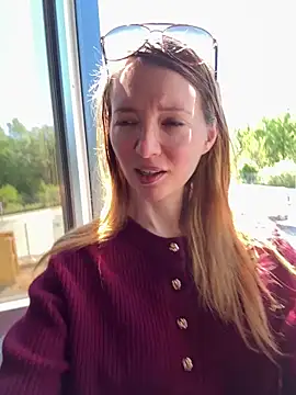 Snapshot of FayeFlame chatting on May 8, 8:52 am FayeFlame online show from May 8, 8:52 am
