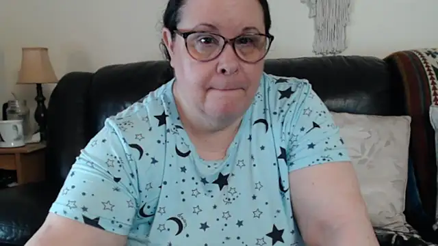 Juicy Julie469 online show from April 22, 2:51 pm