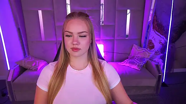 Snapshot of CelesteNoir chatting on September 15, 1:11 pm CelesteNoir online show from September 15, 1:11 pm