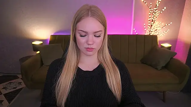 Snapshot of CelesteNoir chatting on September 16, 6:36 am CelesteNoir online show from September 16, 6:36 am