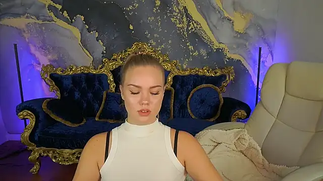 Snapshot of CelesteNoir chatting on September 19, 6:37 am CelesteNoir online show from September 19, 6:37 am