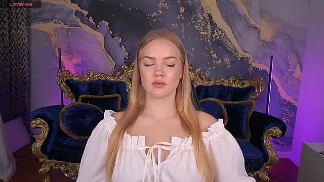 Snapshot of CelesteNoir chatting on October 17, 6:38 am CelesteNoir online show from October 17, 6:38 am