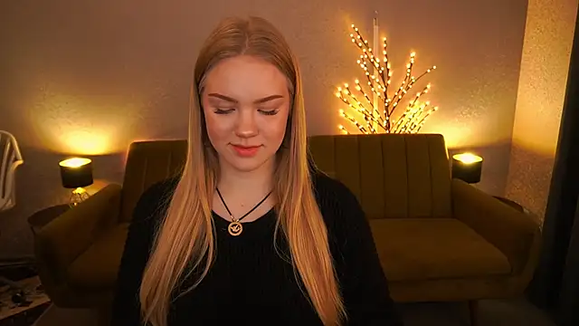 Snapshot of CelesteNoir chatting on December 2, 7:47 am CelesteNoir online show from December 2, 7:47 am