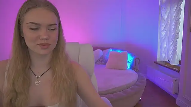 CelesteNoir online show from February 25, 8:02 am