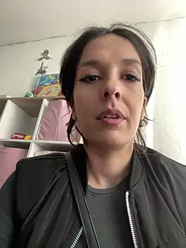 Piggiteablacktea online show from April 17, 2:31 pm