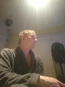 piercingpik online show from April 20, 8:10 pm