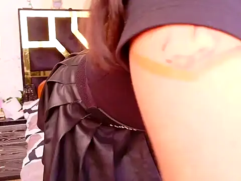 lucywhite13 online show from October 14, 7:36 pm