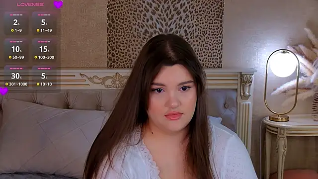 Snapshot of EmilyHyde chatting on June 29, 8:42 pm EmilyHyde online show from June 29, 8:42 pm