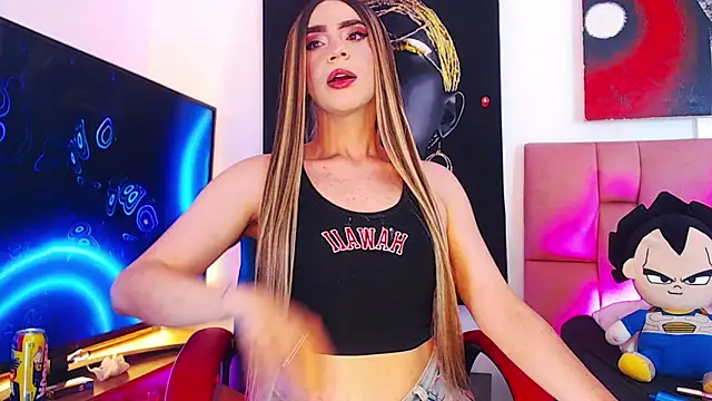 Snapshot of Valentina_Shine chatting on October 4, 5:49 am Valentina Shine online show from October 4, 5:49 am