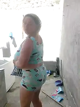 Snapshot of Miss-tetas chatting on December 3, 3:54 pm Miss-tetas online show from December 3, 3:54 pm