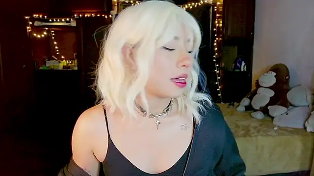 Snapshot of Shisuku_Sophi chatting on July 31, 3:50 am Shisuku Sophi online show from July 31, 3:50 am