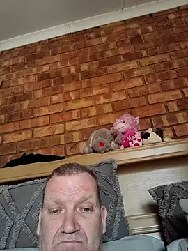 Snapshot of wallacelegend chatting on September 23, 5:54 am wallacelegend online show from September 23, 5:54 am