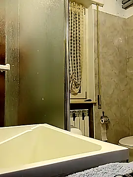 Snapshot of Io125 chatting on December 1, 7:13 am Io125 online show from December 1, 7:13 am