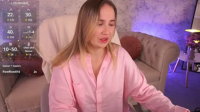 SofieBloom online show from October 2, 11:45 pm