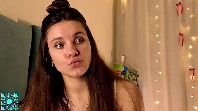 chloemilka online show from February 15, 5:20 pm