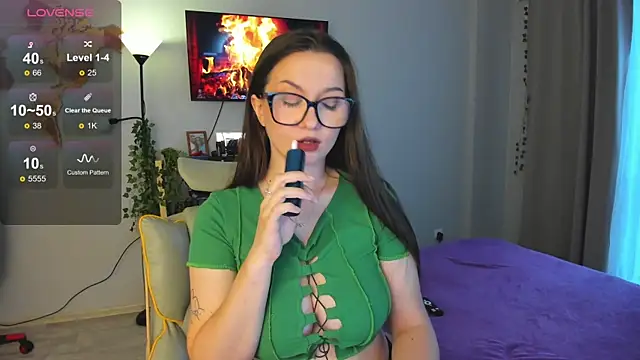 Snapshot of wwow_meow chatting on May 29, 8:23 am wwow meow online show from May 29, 8:23 am