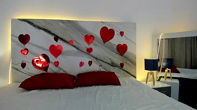 thamiina  online show from February 10, 7:18 pm