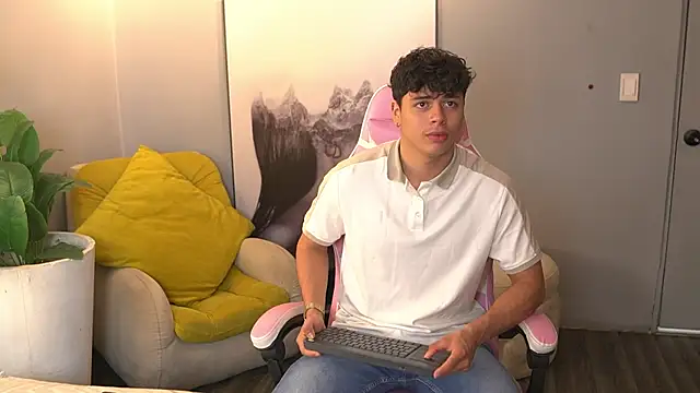 Ethan occonor online show from September 18, 1:13 pm