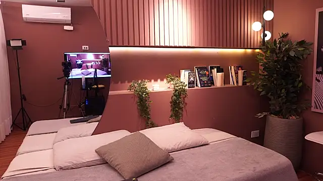 Ethan occonor online show from April 18, 12:42 pm