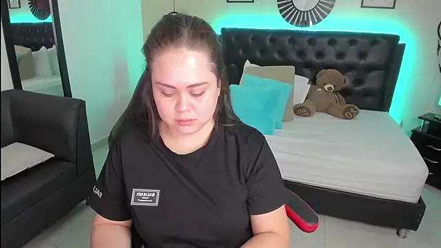 LolaVillalobos online show from September 24, 11:35 am