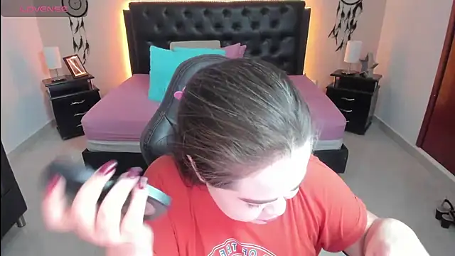 LolaVillalobos online show from September 29, 1:49 pm