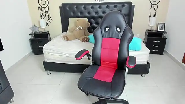 LolaVillalobos online show from February 25, 12:04 pm