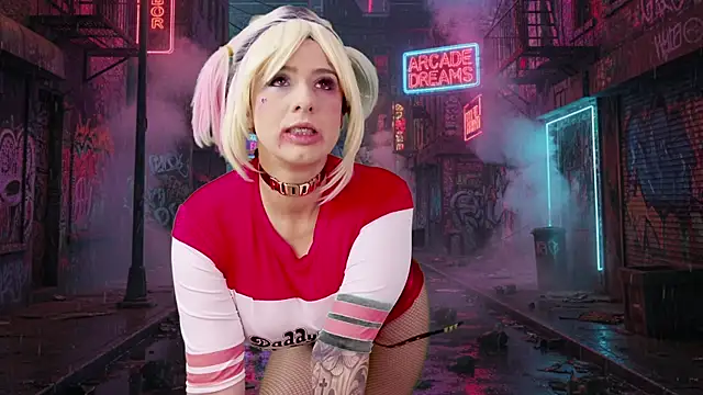 Snapshot of XXMILE chatting on October 25, 12:56 pm XXMILE online show from October 25, 12:56 pm