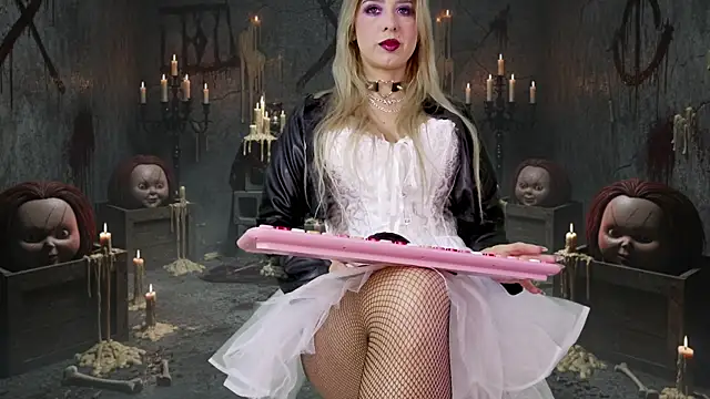 Snapshot of XXMILE chatting on October 26, 11:49 am XXMILE online show from October 26, 11:49 am