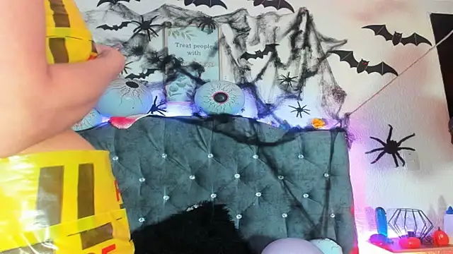 karol rose online show from October 14, 4:35 am