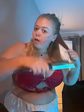 KaylaTrudi online show from February 2, 10:19 pm